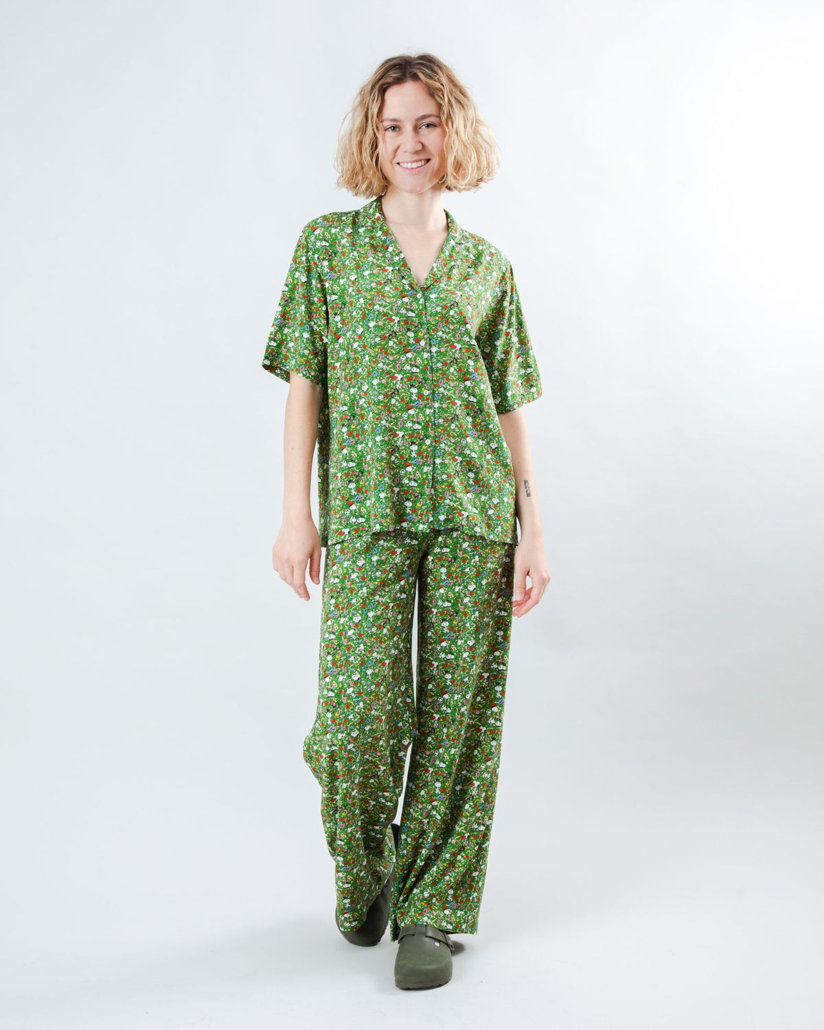 Peanuts Flower Garden Aloha Blouse Green