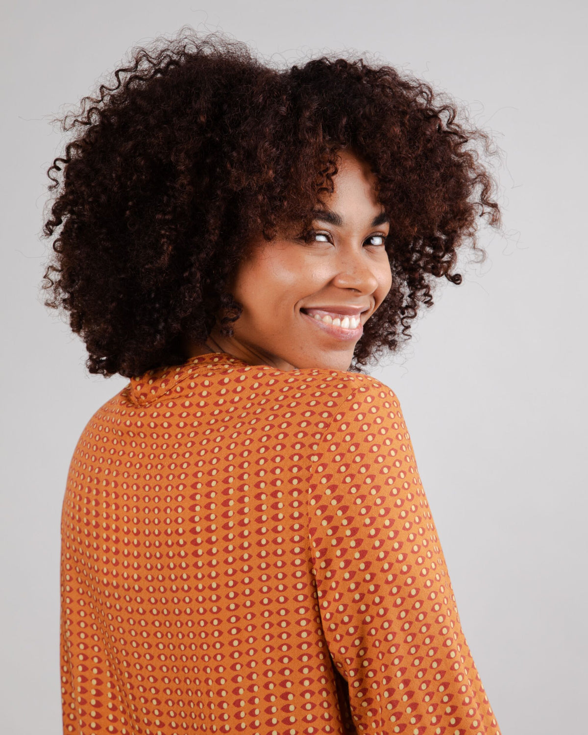 Eyes Mao Regular Blouse Spices